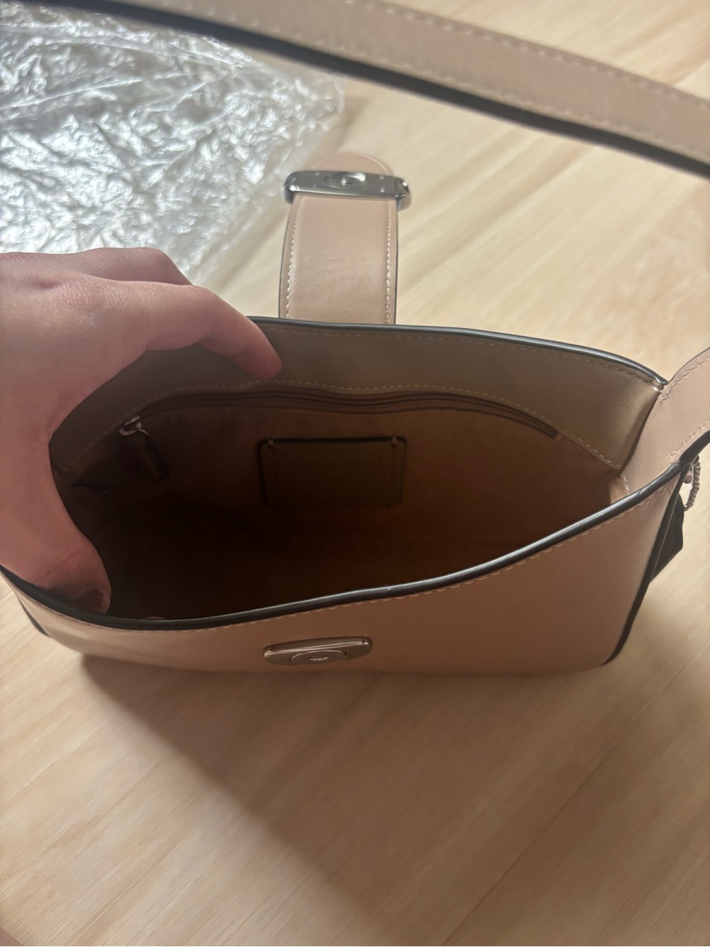 New Coach Eliza Shoulder Bag - Picture 5 of 8